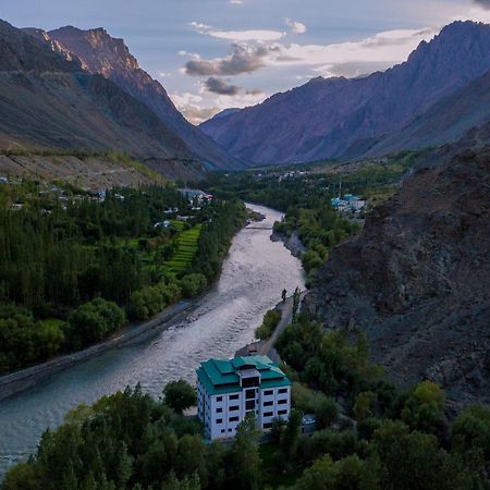 Hotel Chhutuk Heights Kargil Extérieur photo