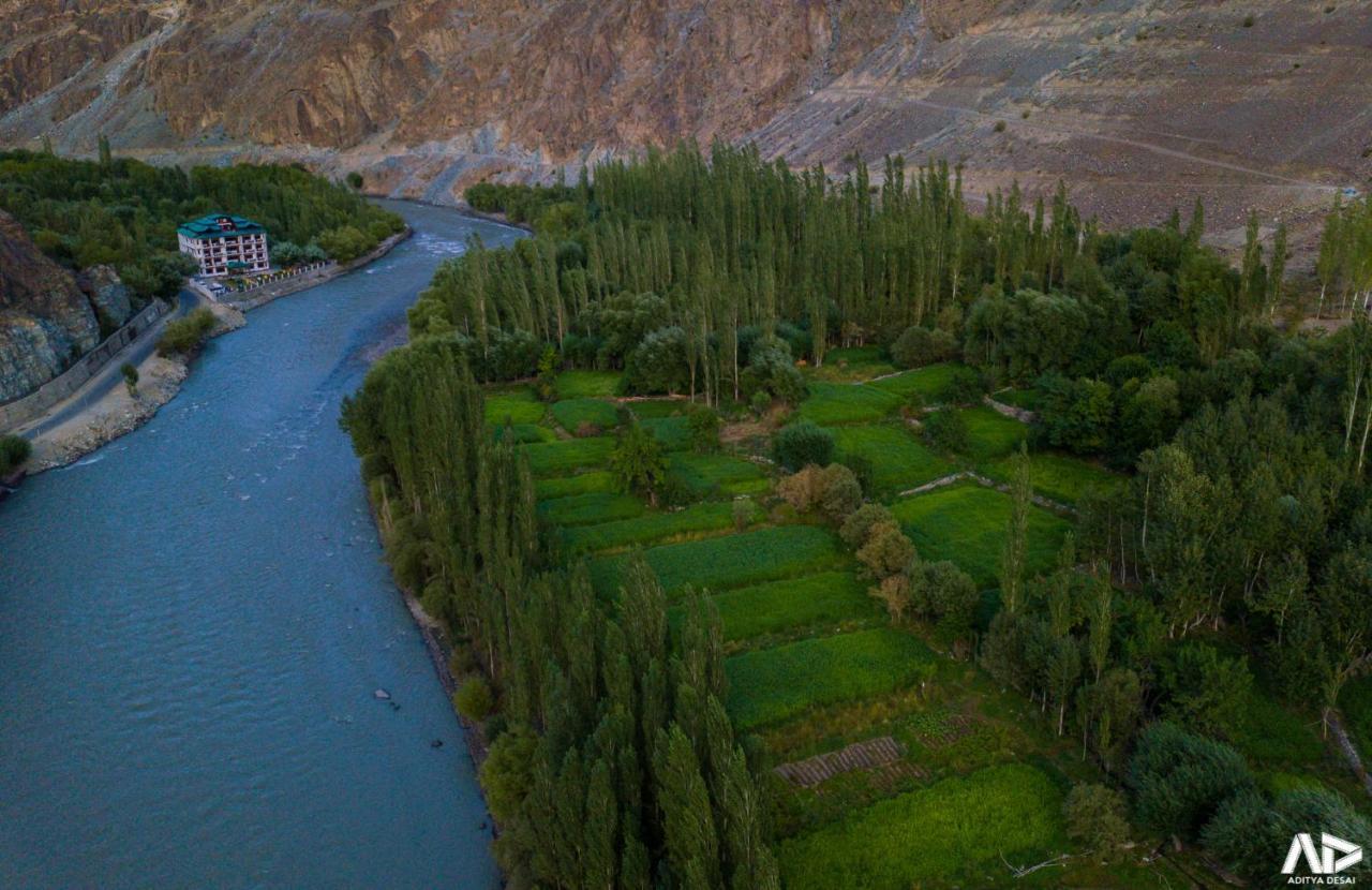 Hotel Chhutuk Heights Kargil Extérieur photo