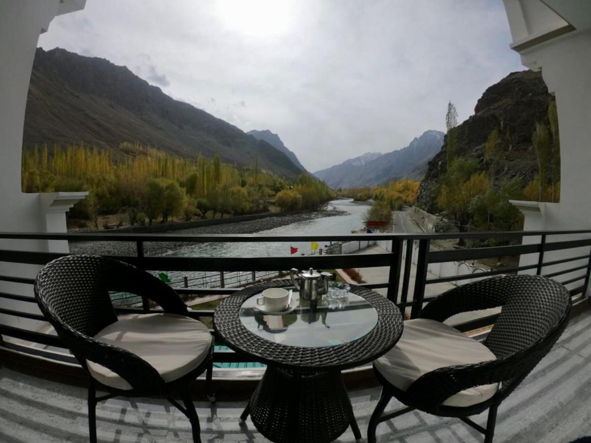 Hotel Chhutuk Heights Kargil Extérieur photo